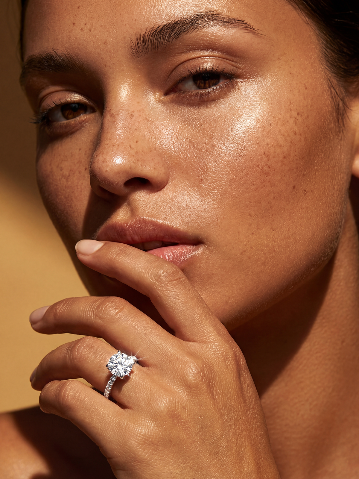 3.0CT | 4 Tırnak Kolu Taşlı Tektaş Yüzük