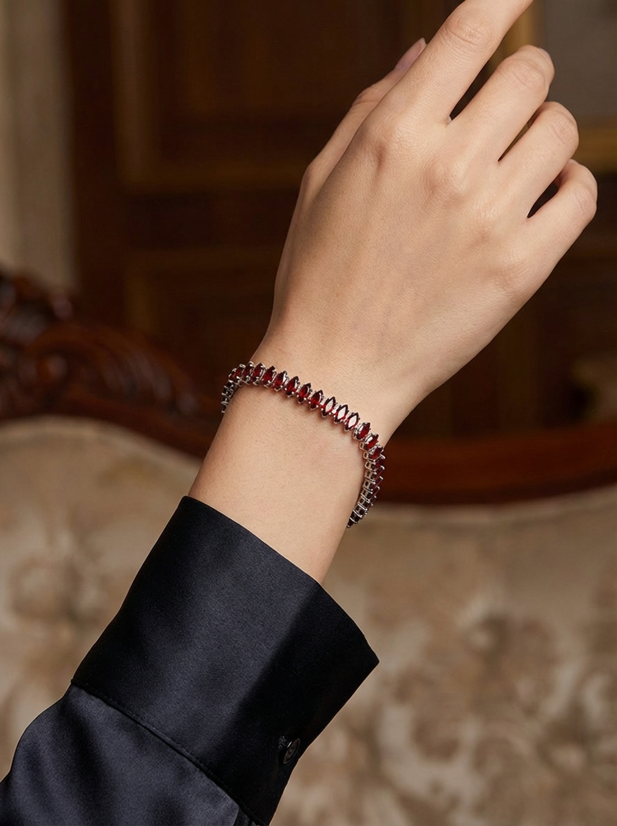 4MM | Cherry Oval Cut Su Yolu Bileklik - Vintage esintili su yolu tasarımı ile dikkat çeken bu bilezik, zarafet ve cesaretin simgesi.