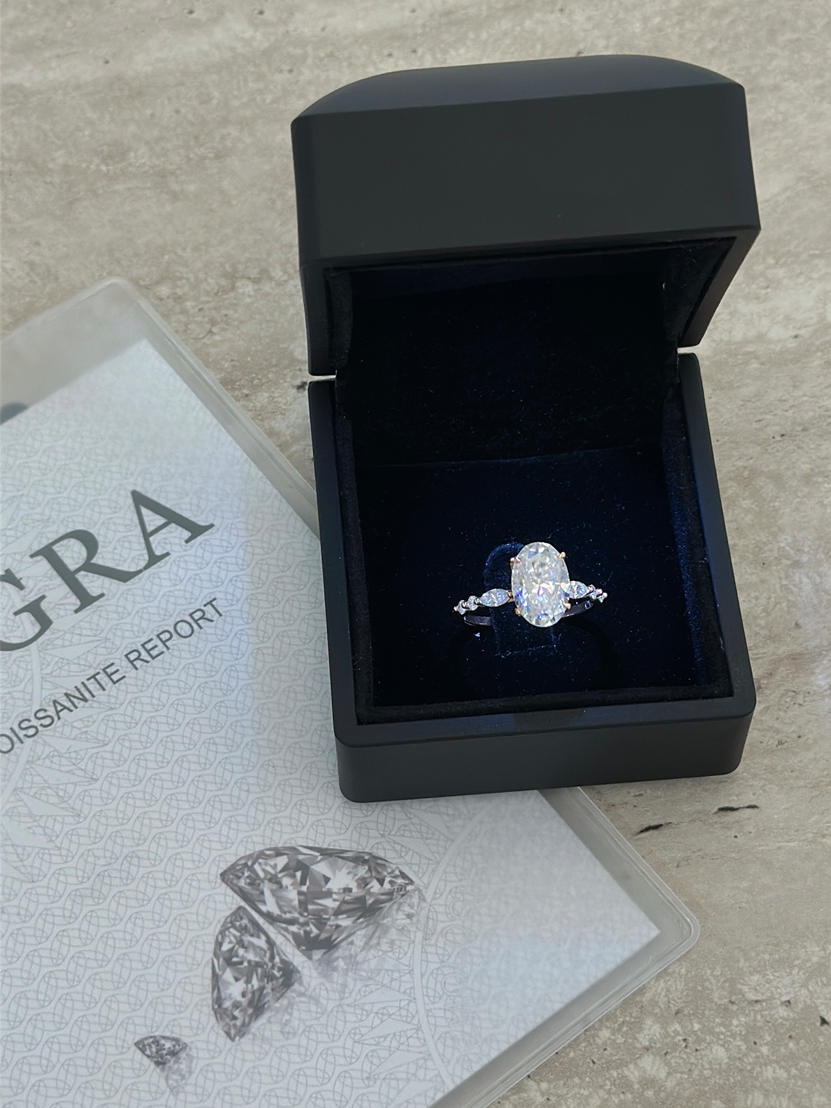 3.2CT | Oval Cut Flora Eternity Yüzük