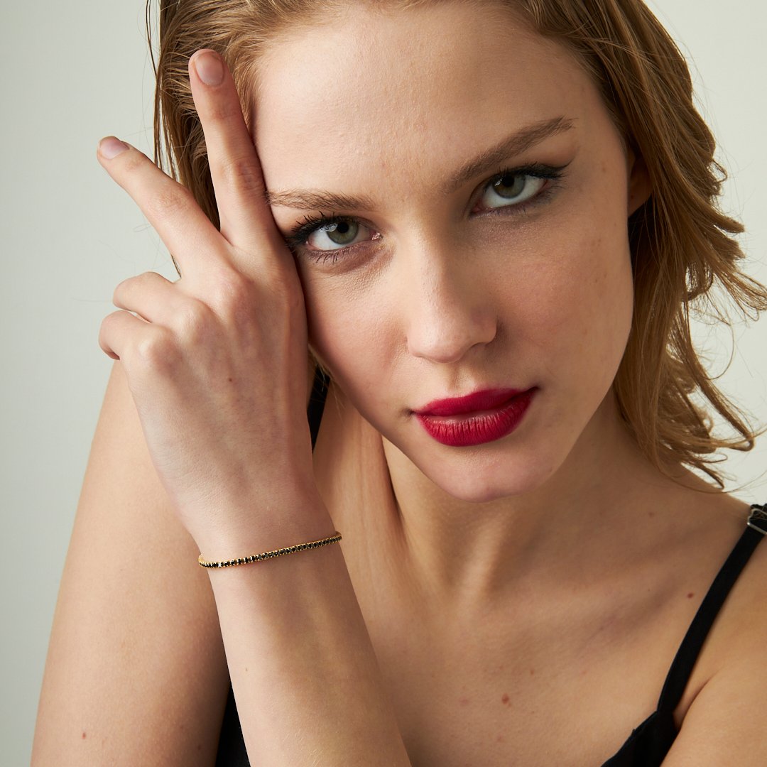 Thalya Bileklik - 925 ayar gümüş, zarif altın kaplama seçeneği ile 16 cm uzunluk ve ekstra uzatma halkası sunan lüks takı.