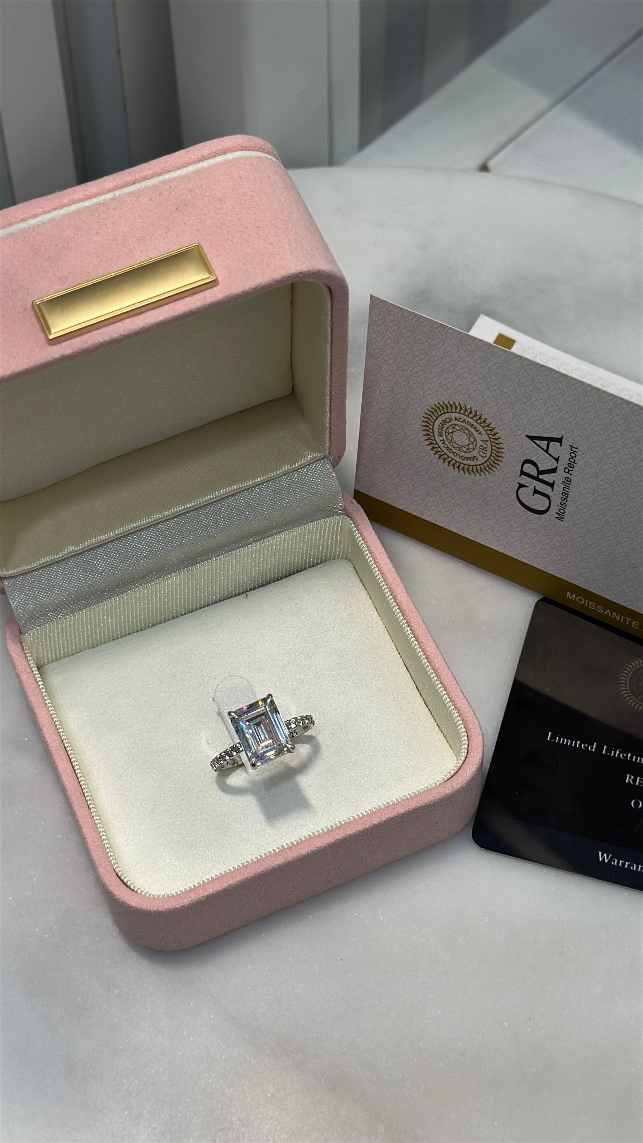 3.7CT | Emerald Cut Eternity Yüzük