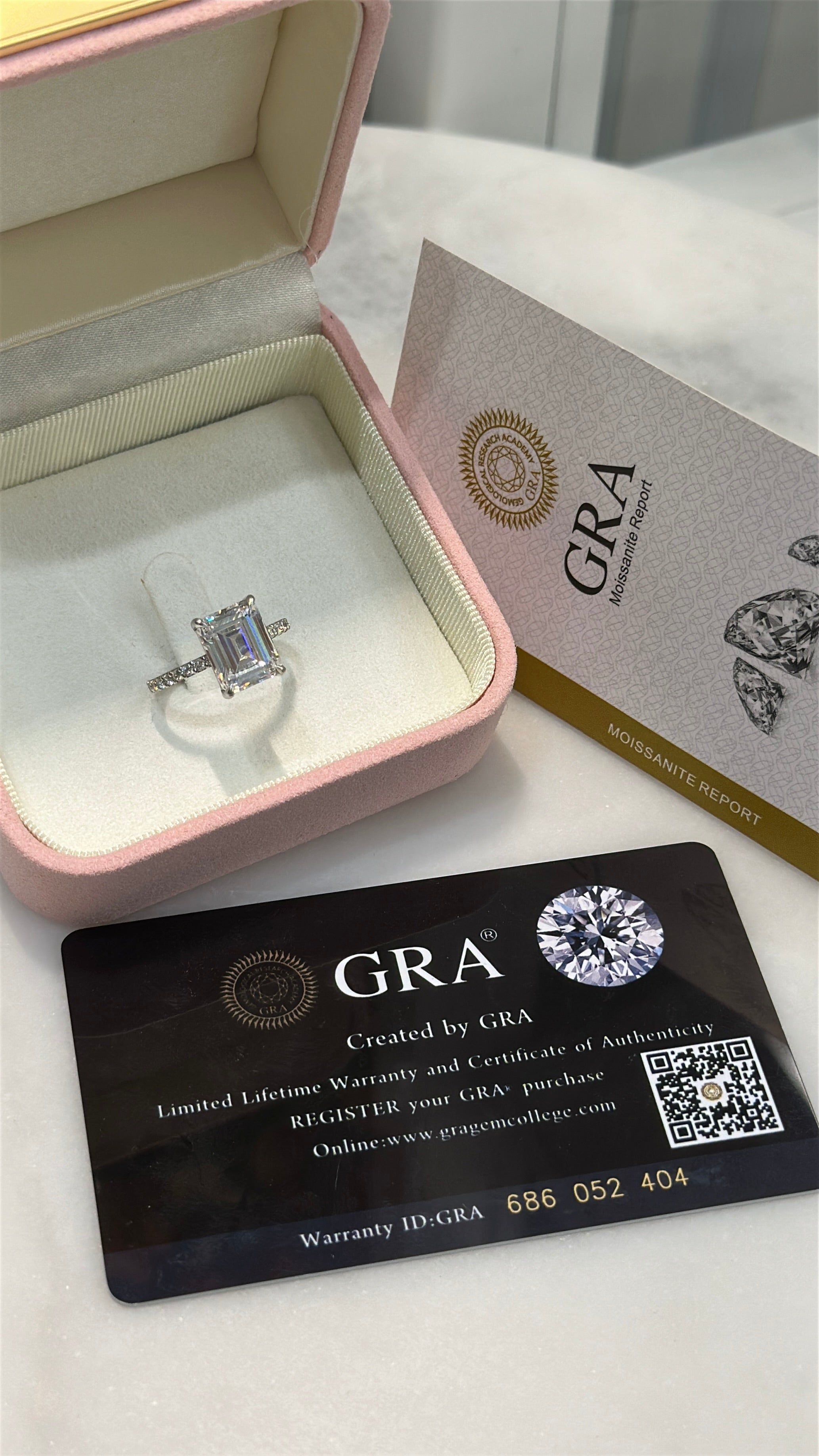 3.7CT | Emerald Cut Eternity Yüzük