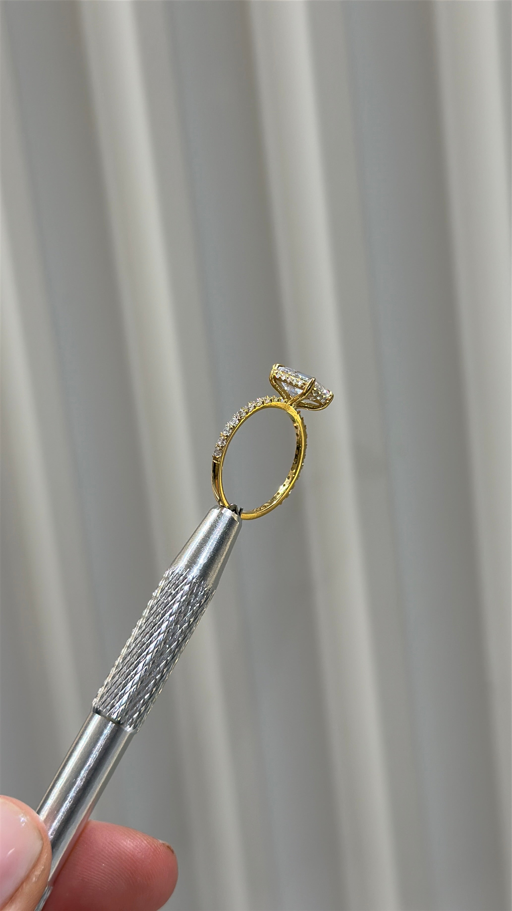 2.3CT | Oval Cut Floral Eternity Yüzük