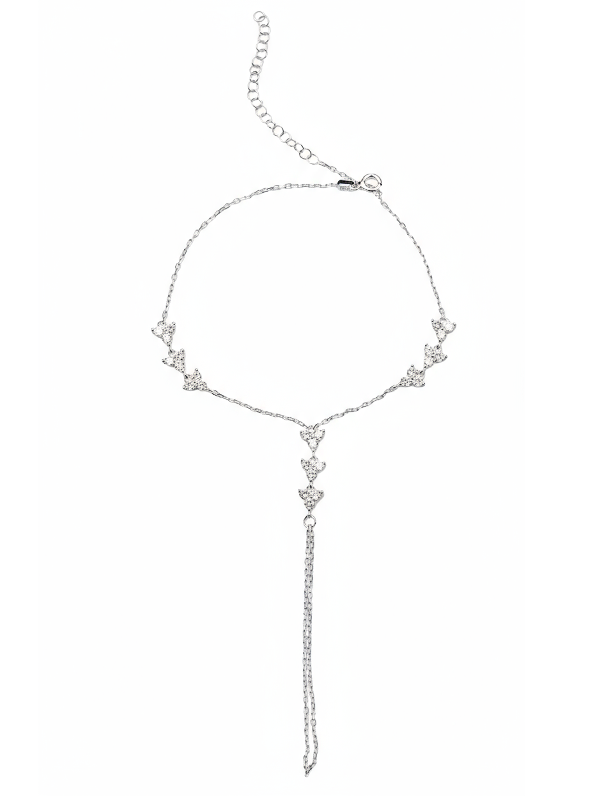 Vera Şahmeran, gold ve silver renk seçenekleriyle, feminen bir tasarımın zarafetini gözler önüne seriyor.