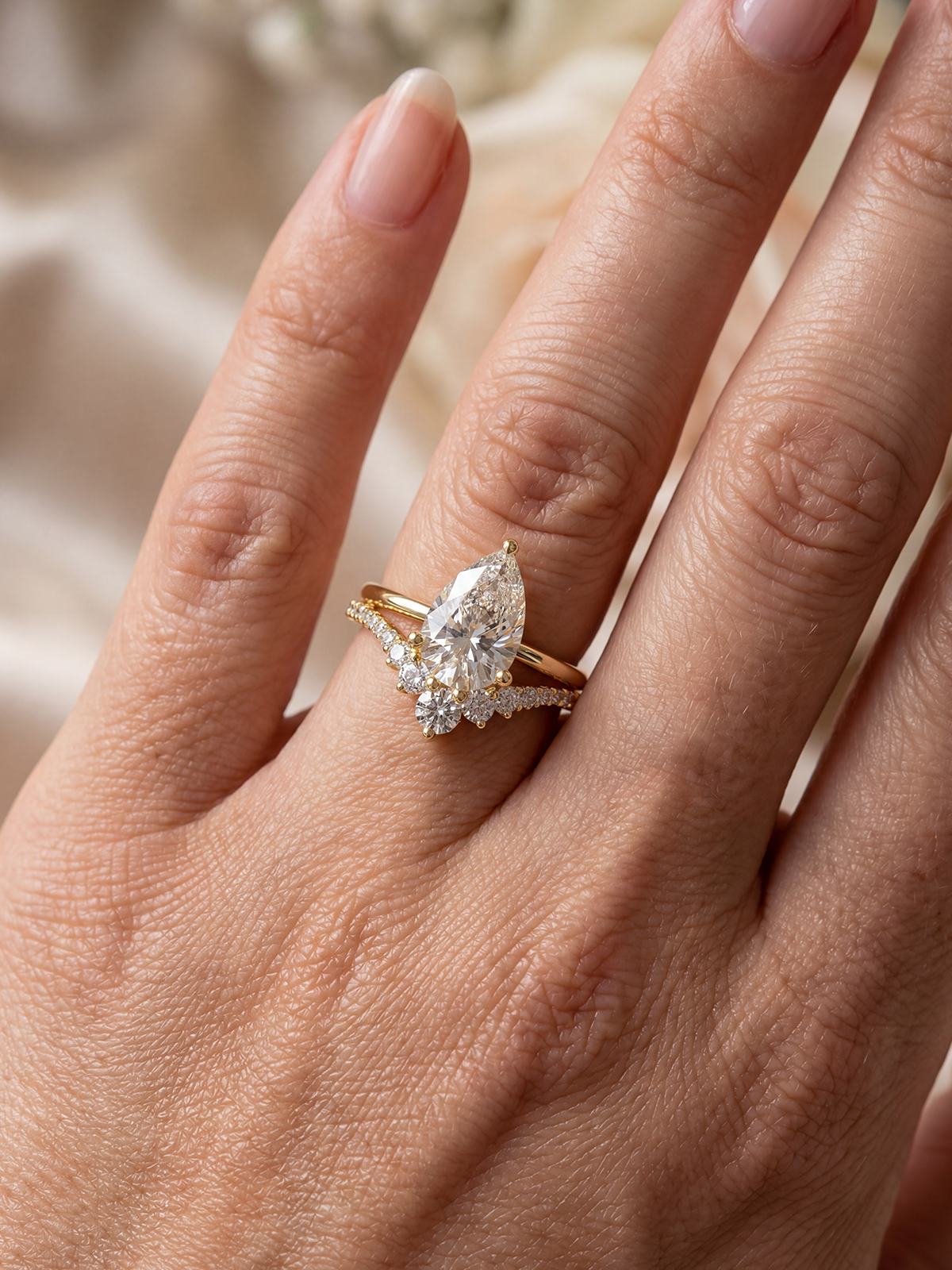 2CT | Pear Cut Alina Eternity Yüzük